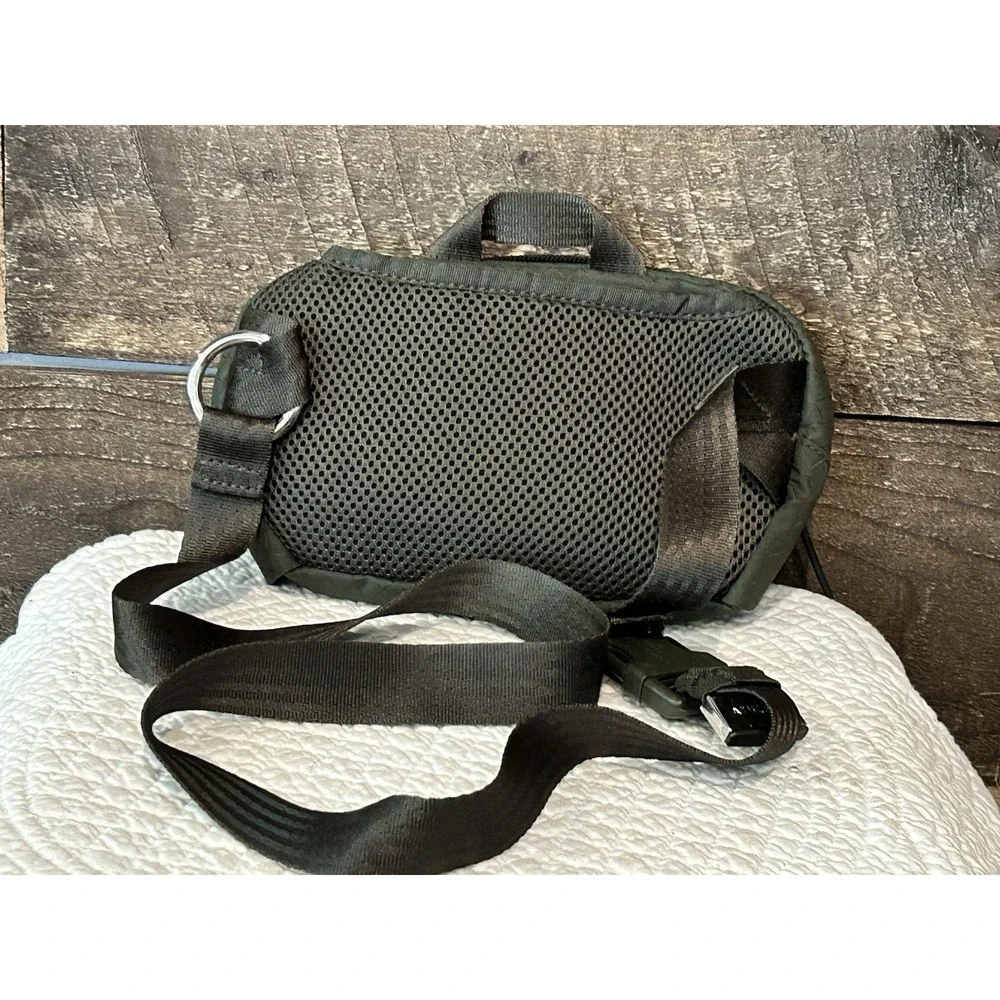 Athleta Crossbody All about Belt Bag The Power Of She Waist Pack Green Nylon Zip